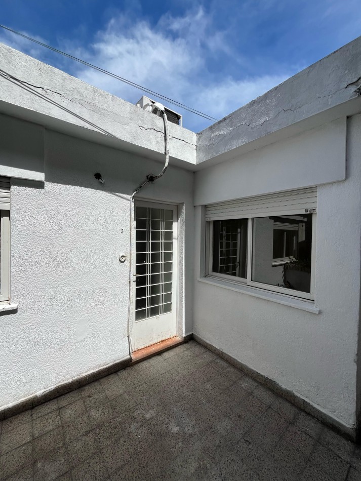 DEPARTAMENTO EN VENTA - 1 (o 2) DORMITORIOS - CON PATIO - COCINA A REFACCIONAR