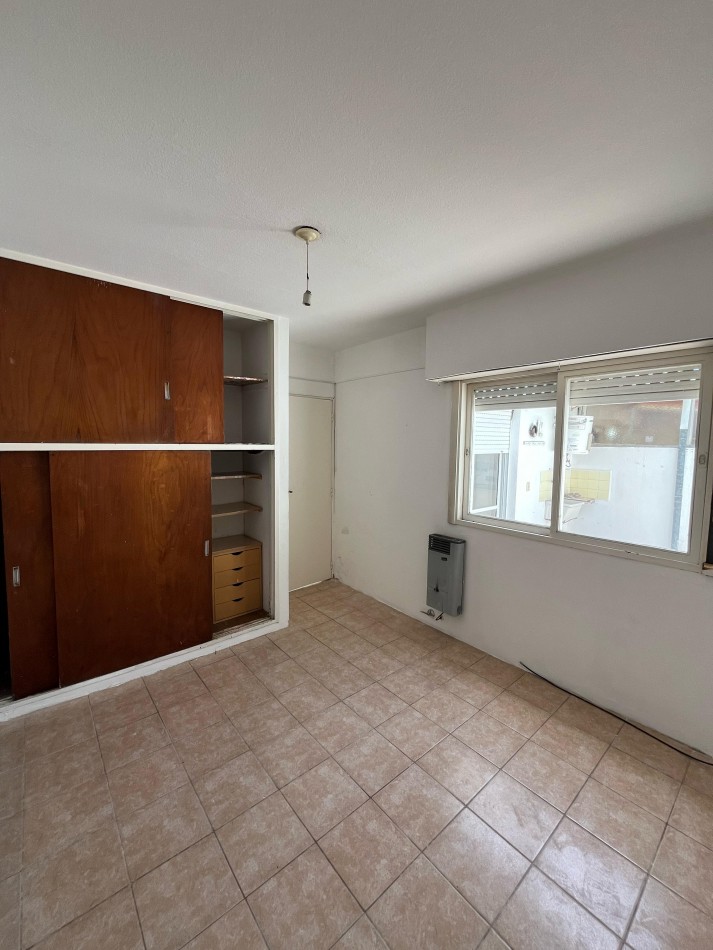 DEPARTAMENTO EN VENTA - 1 (o 2) DORMITORIOS - CON PATIO - COCINA A REFACCIONAR