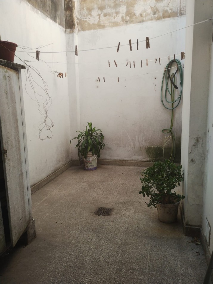 AV 1 E/ 61 Y 62 - PH UN DORMITORIO - CON PATIO