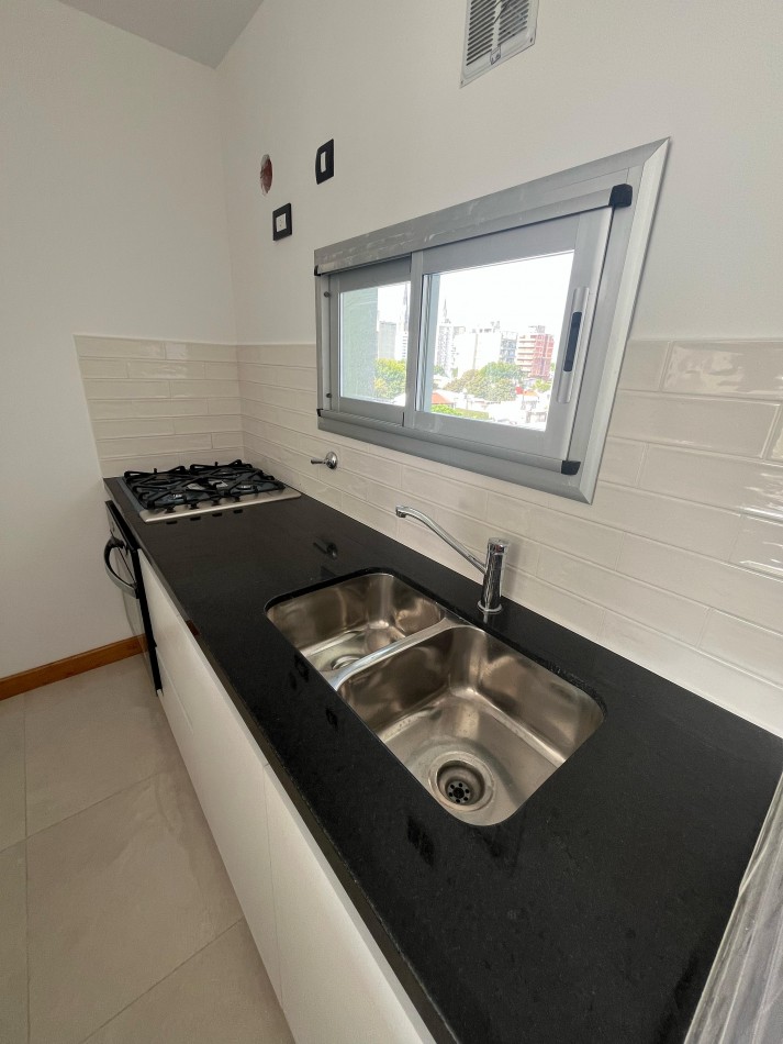 47 e/17 y 18 - departamentos de categoria de 1 dormitorio- A estrenar 