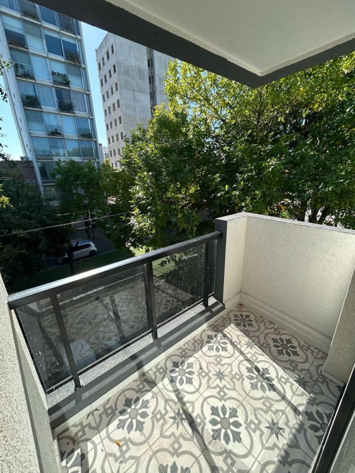 41 E/ 17 Y 18 . 1 DORMITORIOS SEMI PISO-  BARRIO NORTE 