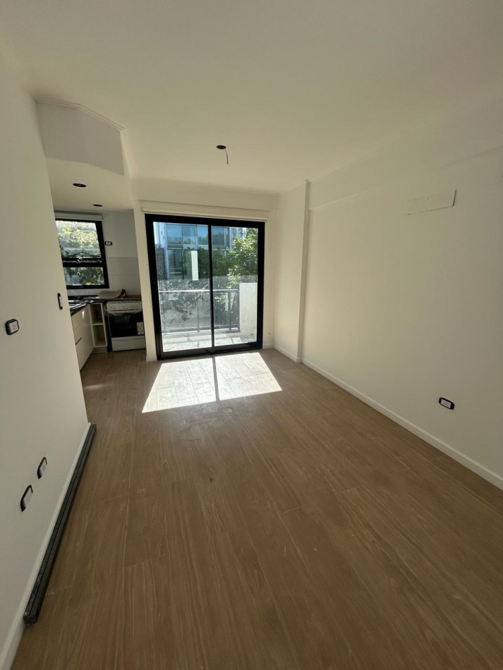 41 E/ 17 Y 18 . 1 DORMITORIOS SEMI PISO-  BARRIO NORTE 