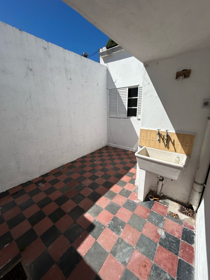 16 E/ 63 Y 64 - PH INTERNO 1 DORM - ALQUILER CON PATIO