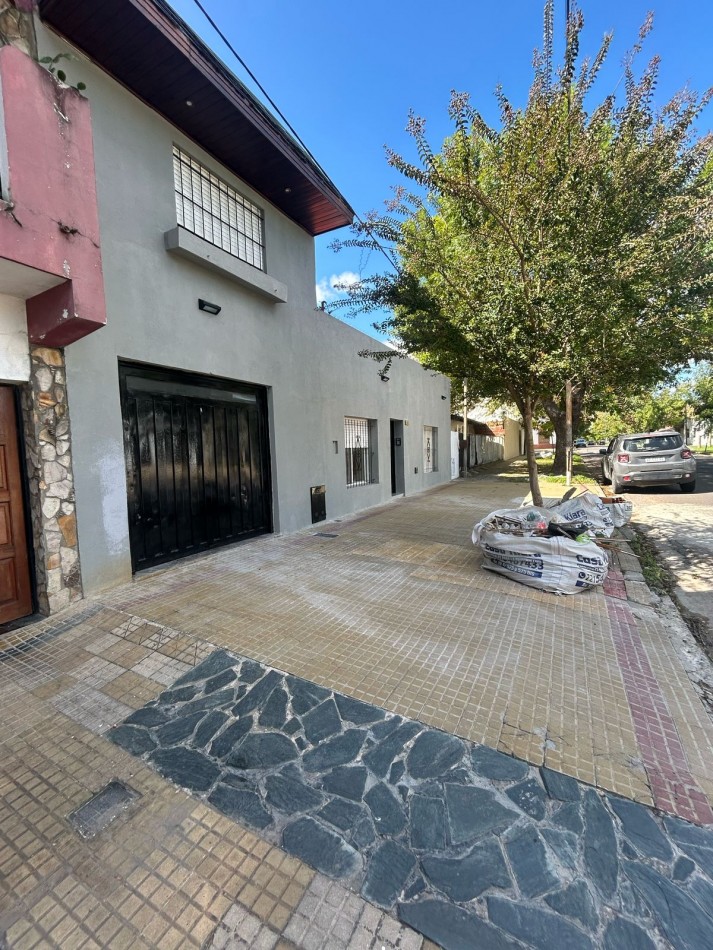 12 E/ 75 Y 76- CASA EN PH - 4 DORMITORIOS- COCHERA- VILLA ELVIRA