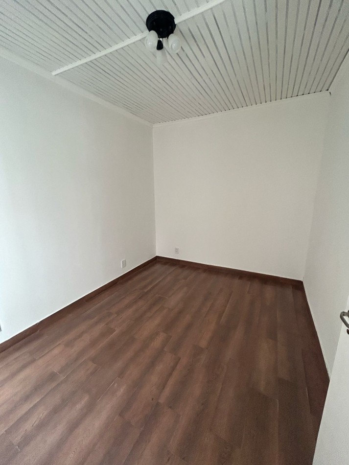 12 E/ 75 Y 76- CASA EN PH - 4 DORMITORIOS- COCHERA- VILLA ELVIRA