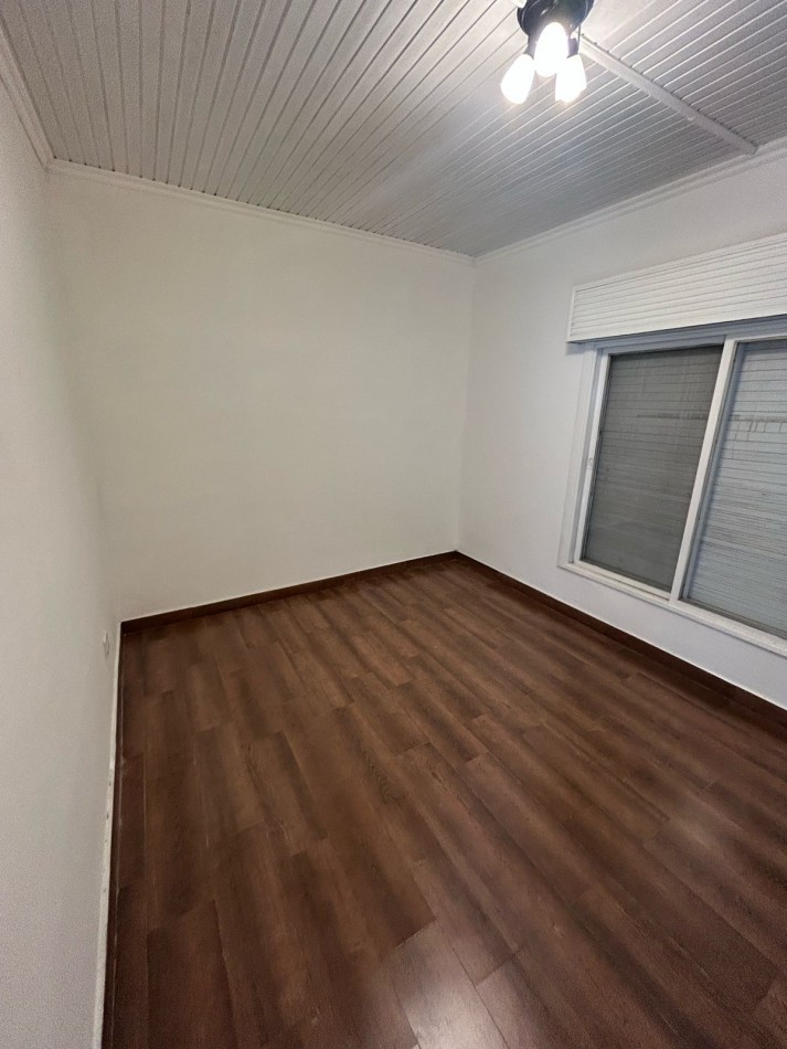 12 E/ 75 Y 76- CASA EN PH - 4 DORMITORIOS- COCHERA- VILLA ELVIRA