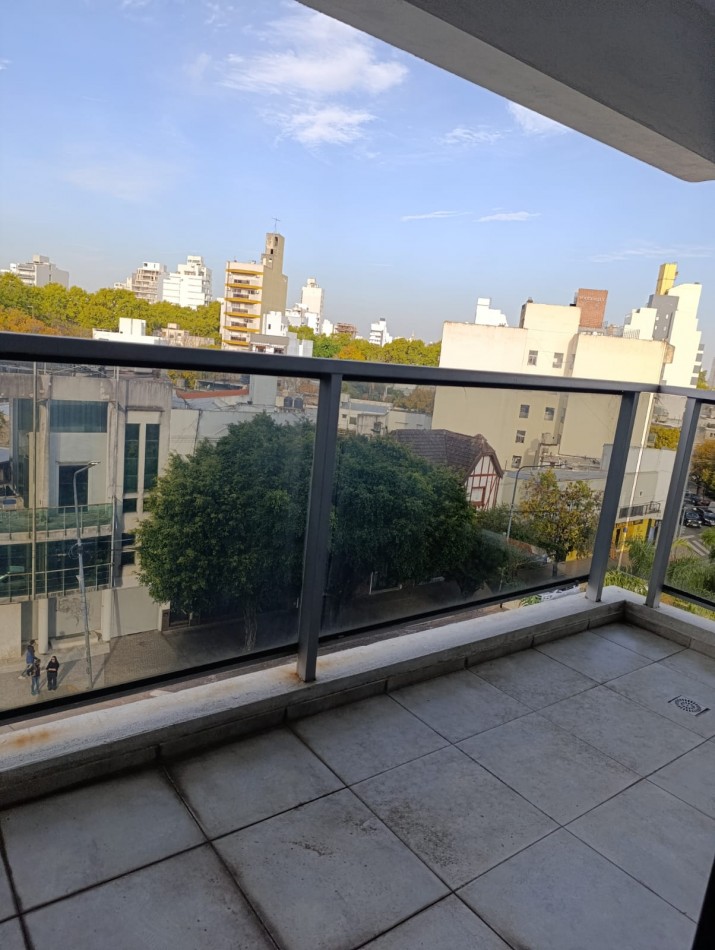 DIAGONAL 74 ESQ 55 - MONOAMBIENTE CON BALCON AL FRENTE - MUY LUMINOSO