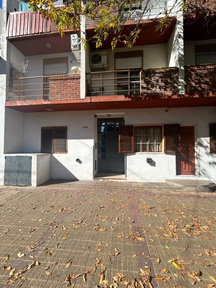 46 e/ 14 y 15 - 1 dorm con balcon - luminoso 