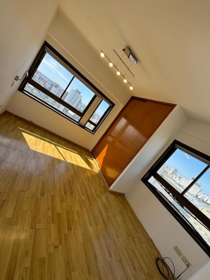 53 E/ 10 Y 11 - 2 DORM CON COCHERA - CENTRO DE LA PLATA 