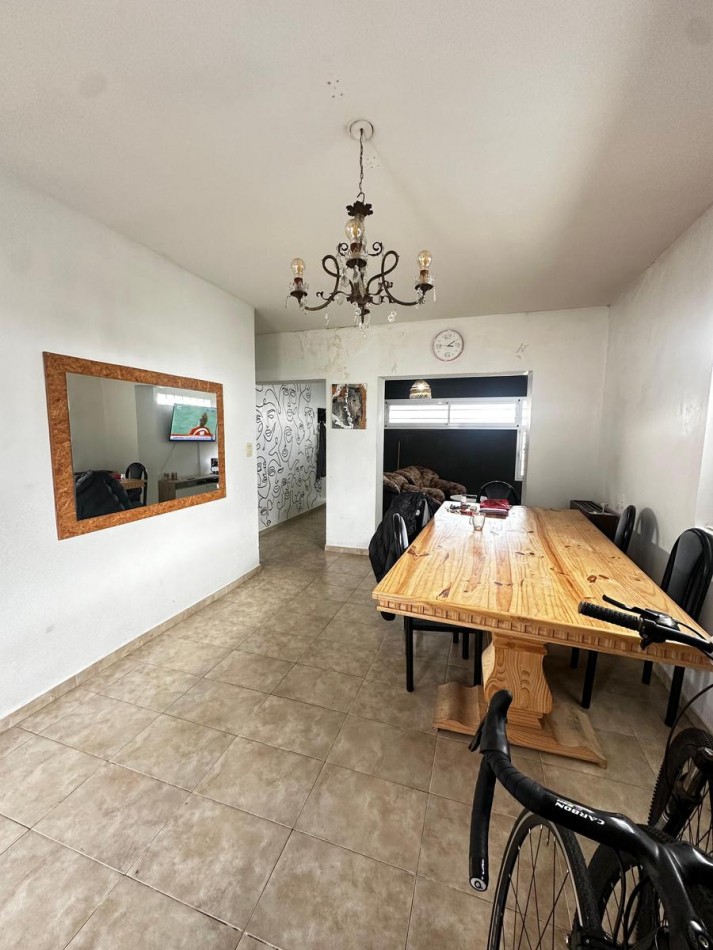 6 e/ 513 y 514. Casa en venta