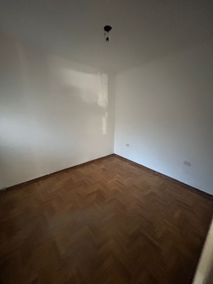 70 e/ 4 y 5 - PH CON ENTRADA INDEPENDIENTE -2 DORM +PATIO 