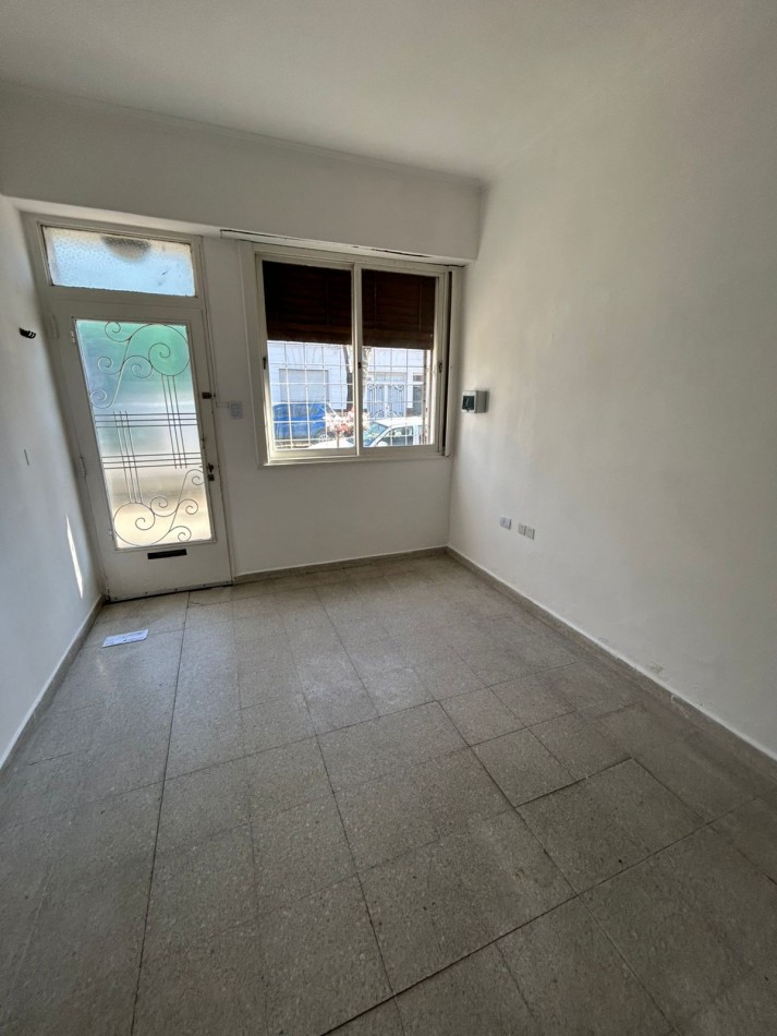 70 e/ 4 y 5 - PH CON ENTRADA INDEPENDIENTE -2 DORM +PATIO 