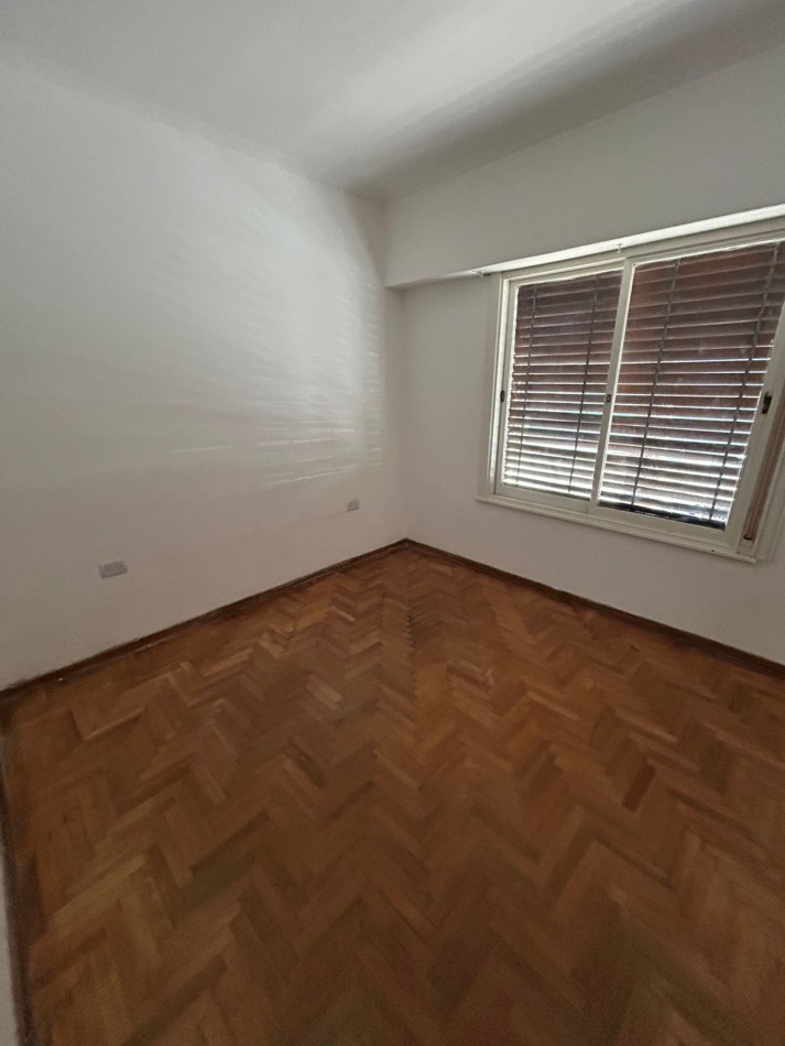 70 e/ 4 y 5 - PH CON ENTRADA INDEPENDIENTE -2 DORM +PATIO 