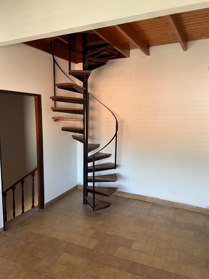 38 e/ 121 y 122 - Casa 3 dorm en ph - Barrio Hipodromo - parque 