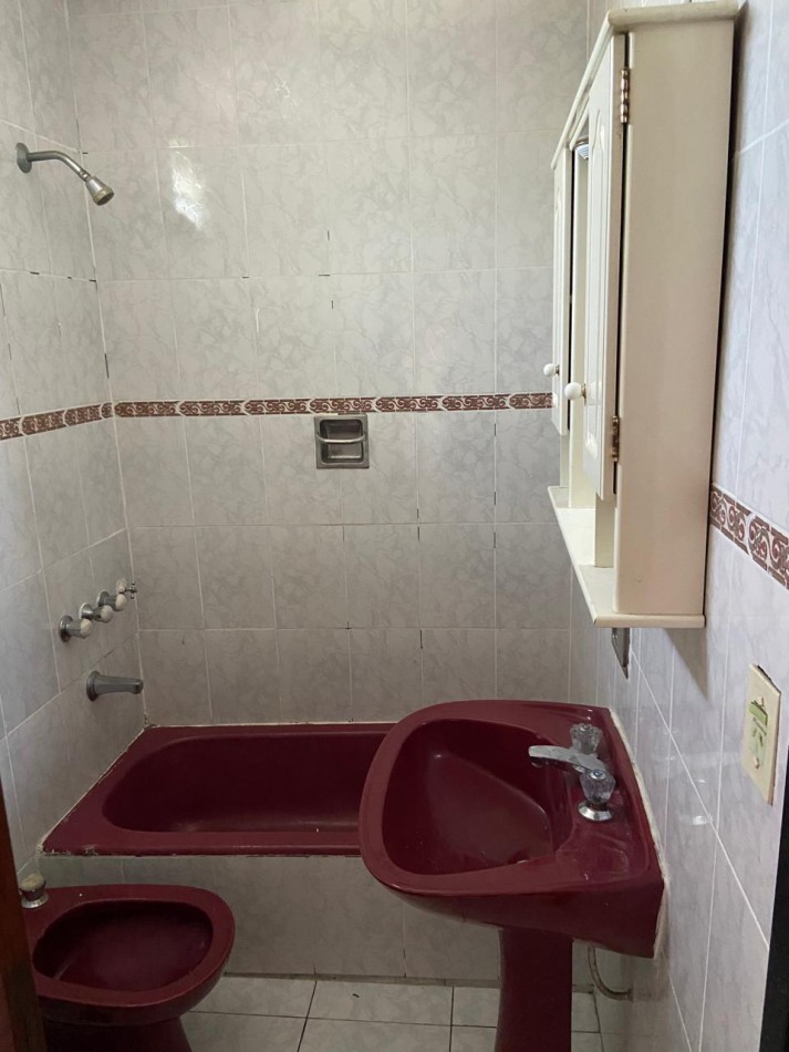 38 e/ 121 y 122 - Casa 3 dorm en ph - Barrio Hipodromo - parque 