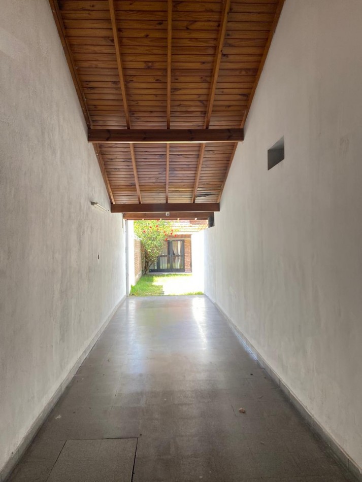 38 e/ 121 y 122 - Casa 3 dorm en ph - Barrio Hipodromo - parque 