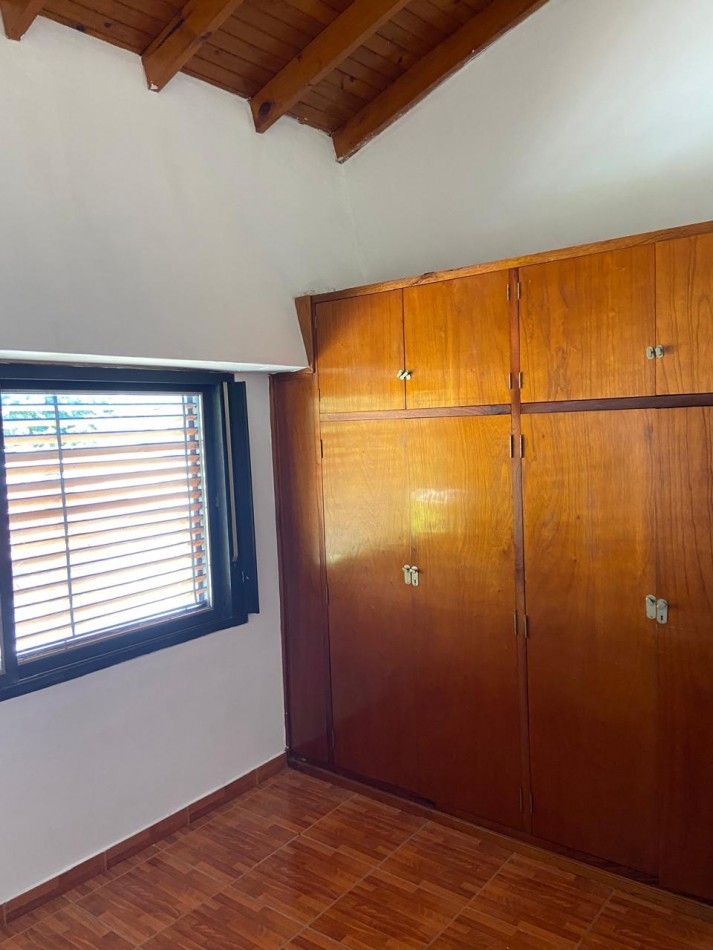 38 e/ 121 y 122 - Casa 3 dorm en ph - Barrio Hipodromo - parque 