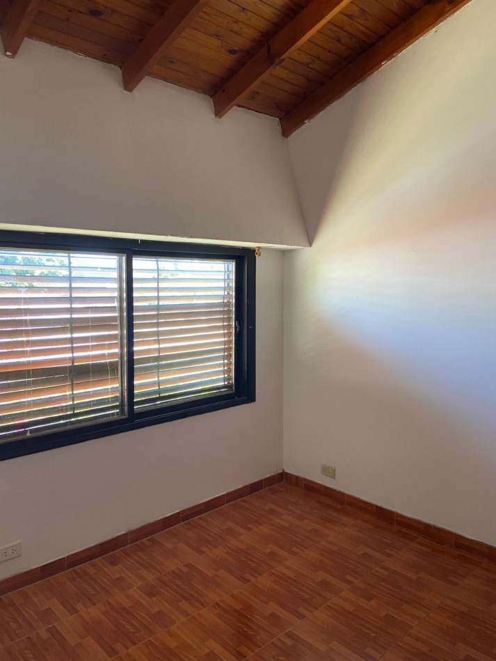38 e/ 121 y 122 - Casa 3 dorm en ph - Barrio Hipodromo - parque 