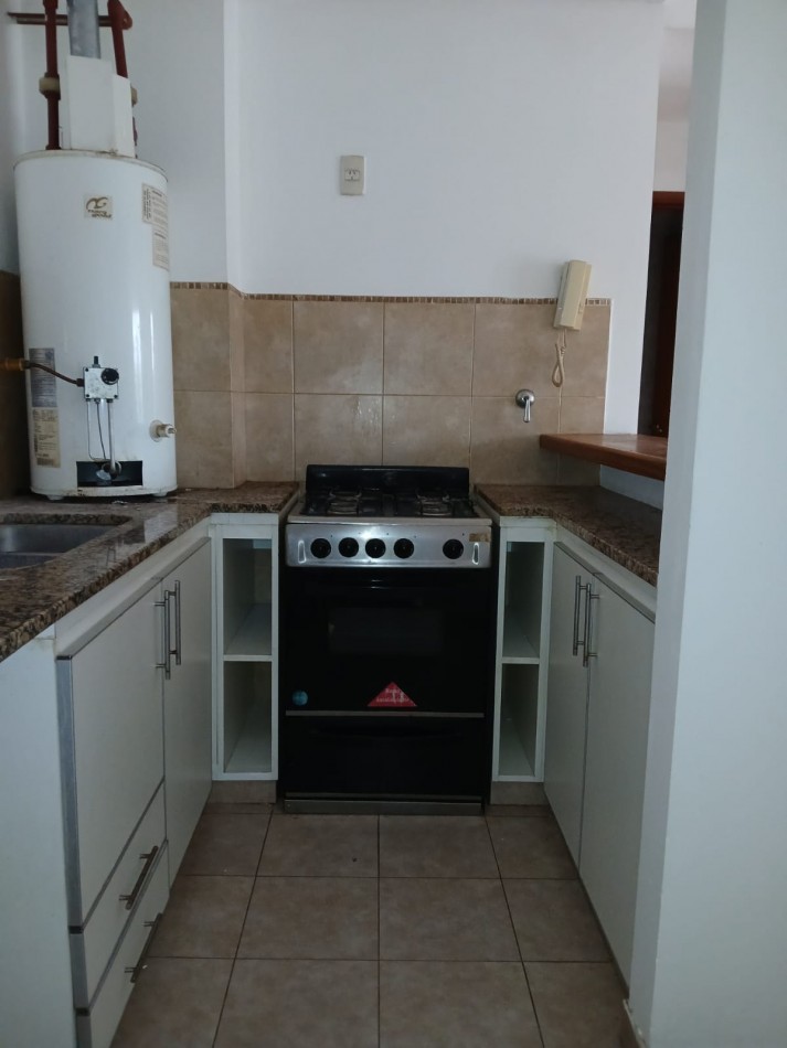 60 Y 30 - DEPTO CON BALCON - EDIFICIO CREDIL 