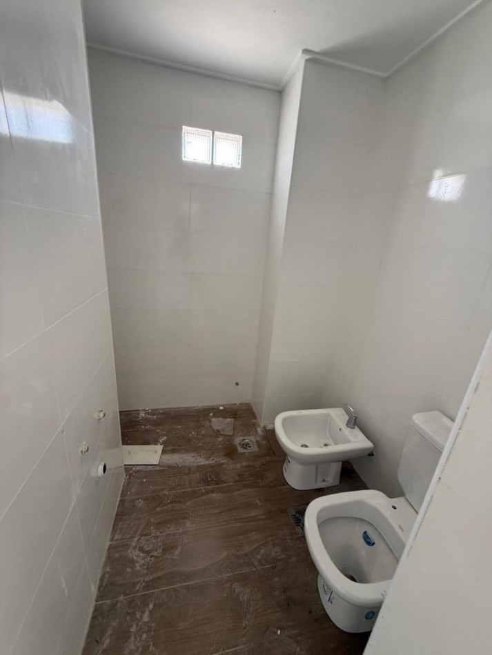 41 E/ 17 Y 18 . 1 DORMITORIOS SEMI PISO-  BARRIO NORTE 