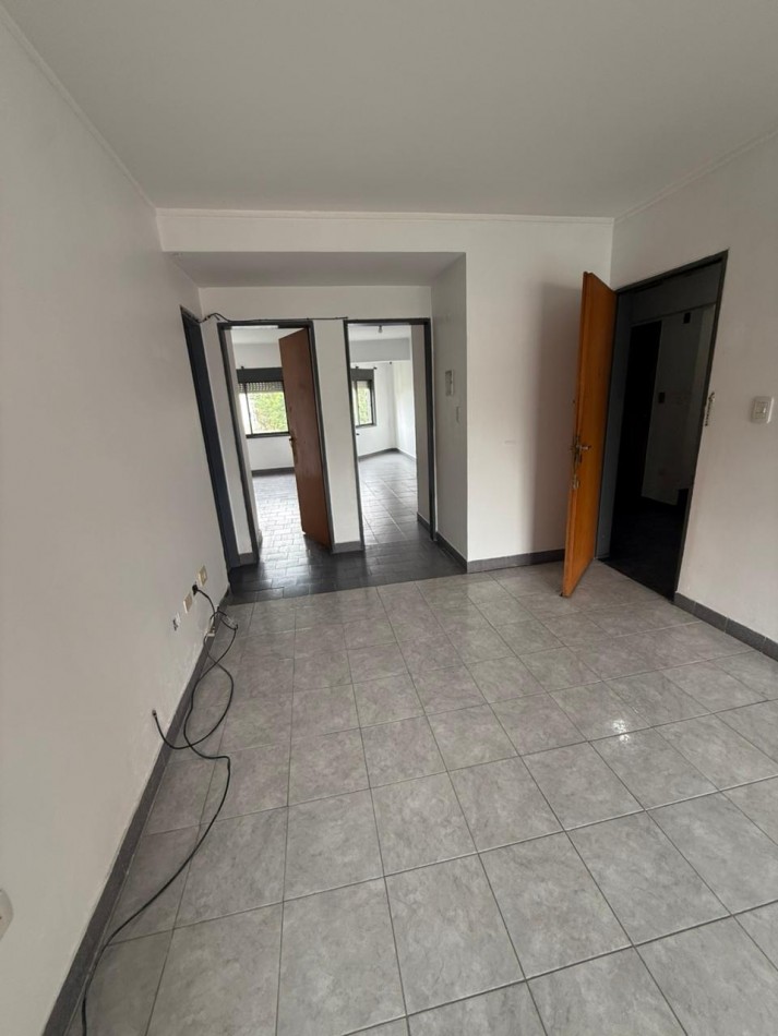 63 E 1 Y 2 -  DEPARTAMENTO DE 2 DORMITORIOS CON COCHERA EN ALQUILER 