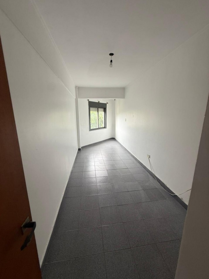 63 E 1 Y 2 -  DEPARTAMENTO DE 2 DORMITORIOS CON COCHERA EN ALQUILER 