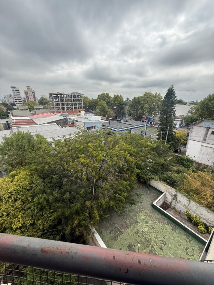 63 E 1 Y 2 -  DEPARTAMENTO DE 2 DORMITORIOS CON COCHERA EN ALQUILER 