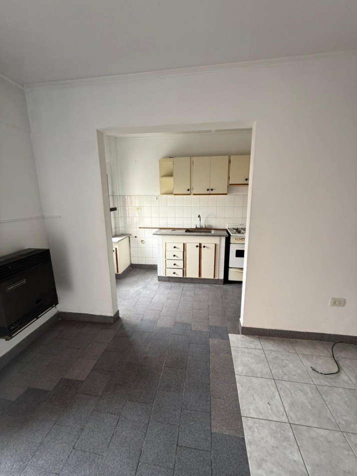 63 E 1 Y 2 -  DEPARTAMENTO DE 2 DORMITORIOS CON COCHERA EN ALQUILER 