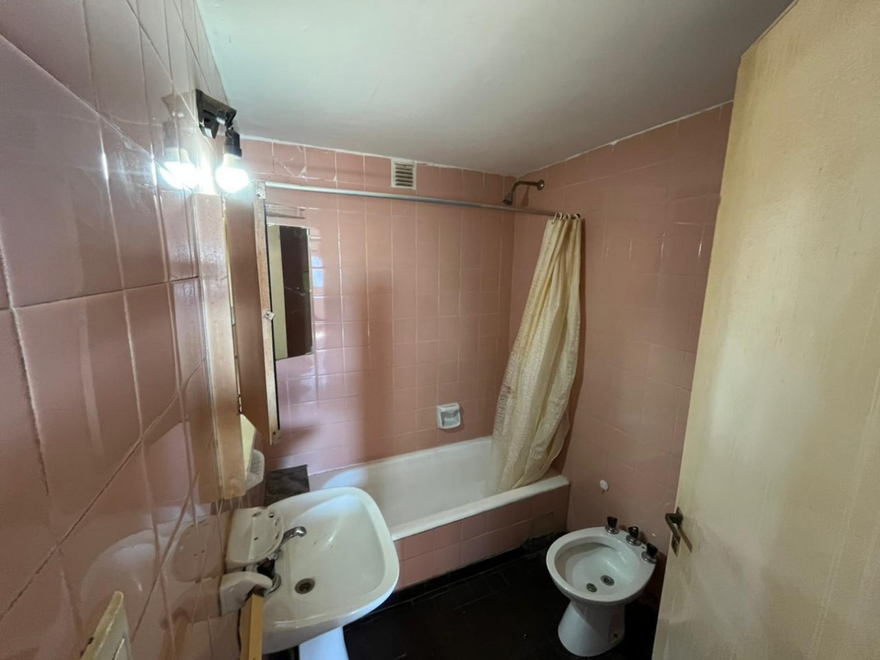 50 E/ 2 Y 3 - PISO 11 MUY LUMINOSO- ZONA CENTRO