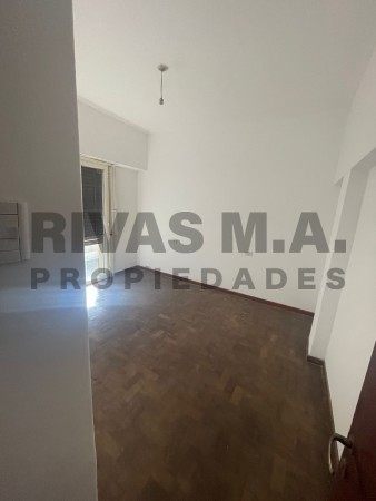 VENTA 60 ESQ 3- 2 DORM CON BALCON