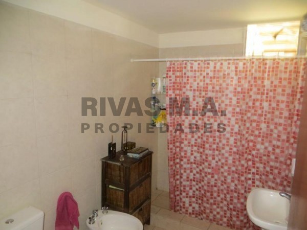423 bis e/ 17 y 18 casa en venta