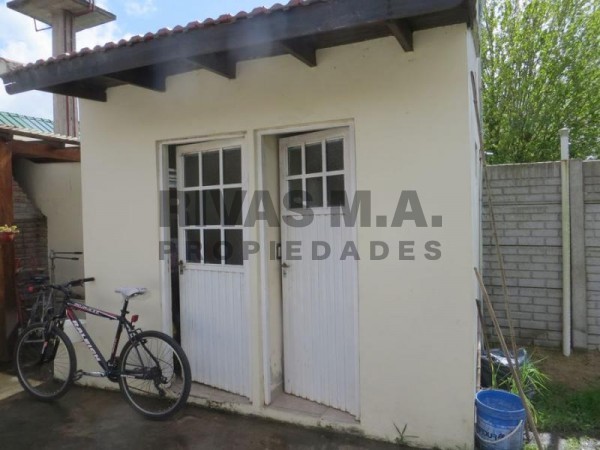 423 bis e/ 17 y 18 casa en venta