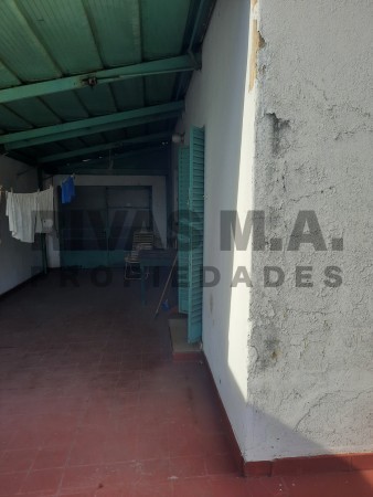 43 E/ 13 Y 14 - CASA SOBRE LOTE DE 8 X 40 - IDEAL CONSTRUCTORA 
