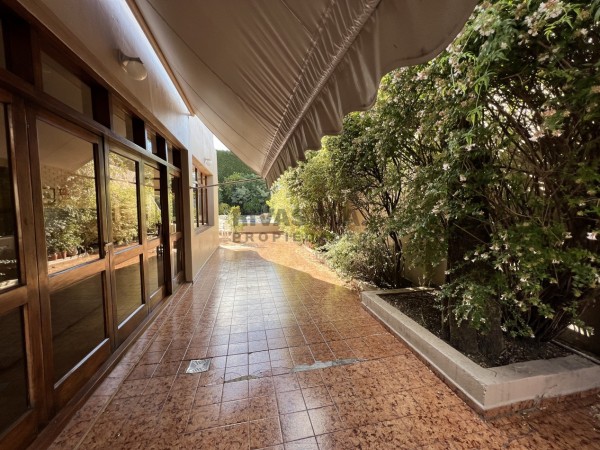 34 E/ 8 Y 9 CASA EN VENTA   - 5 DORMITORIOS -  POSIBLE FINANCIACION -300 M2 
