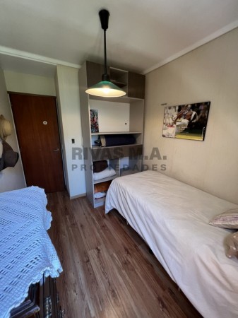 34 E/ 8 Y 9 CASA EN VENTA   - 5 DORMITORIOS -  POSIBLE FINANCIACION -300 M2 