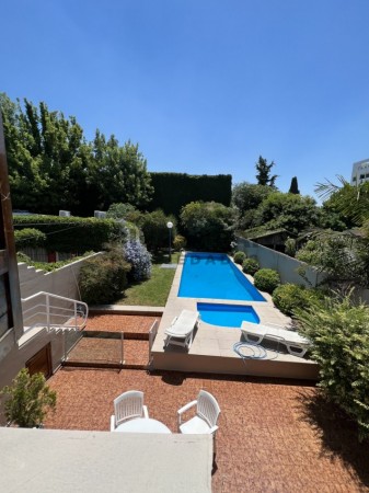 34 E/ 8 Y 9 CASA EN VENTA   - 5 DORMITORIOS -  POSIBLE FINANCIACION -300 M2 