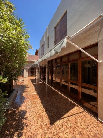 34 E/ 8 Y 9 CASA EN VENTA   - 5 DORMITORIOS -  POSIBLE FINANCIACION -300 M2 