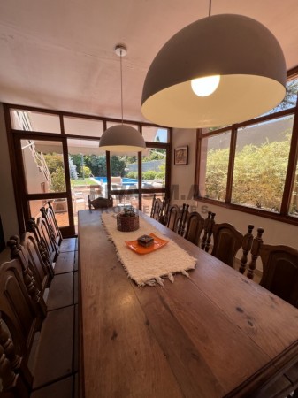 34 E/ 8 Y 9 CASA EN VENTA   - 5 DORMITORIOS -  POSIBLE FINANCIACION -300 M2 
