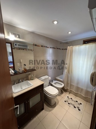 34 E/ 8 Y 9 CASA EN VENTA   - 5 DORMITORIOS -  POSIBLE FINANCIACION -300 M2 