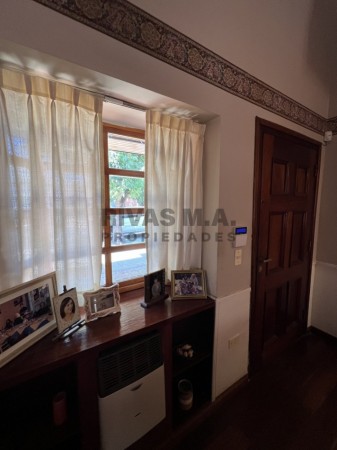 34 E/ 8 Y 9 CASA EN VENTA   - 5 DORMITORIOS -  POSIBLE FINANCIACION -300 M2 