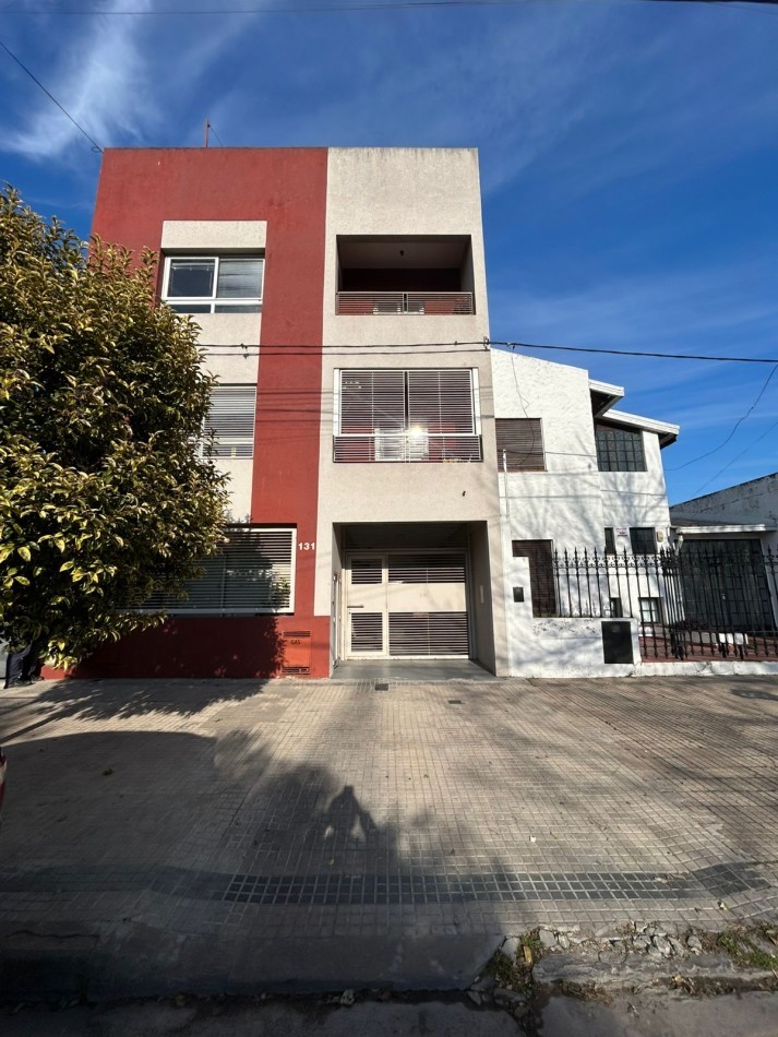 27 E/ 34 Y 35 - DEPARTAMENTO DE DOS DORMITORIOS CON COCHERA - TERRAZA PRIVADA 