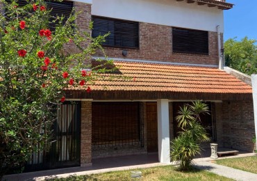 38 e/ 121 y 122 - Casa 3 dorm en ph - Barrio Hipodromo - parque 