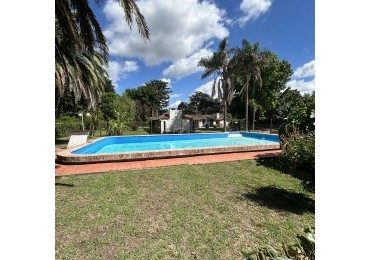 411 e / 28 y 29 - casa con terreno de 4900 m2 - Villa Elisa 
