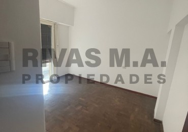 VENTA 60 ESQ 3- 2 DORM CON BALCON